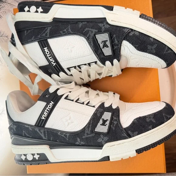 Louis Vuitton Monogram Black and White Sneakers - Picture 8 of 16